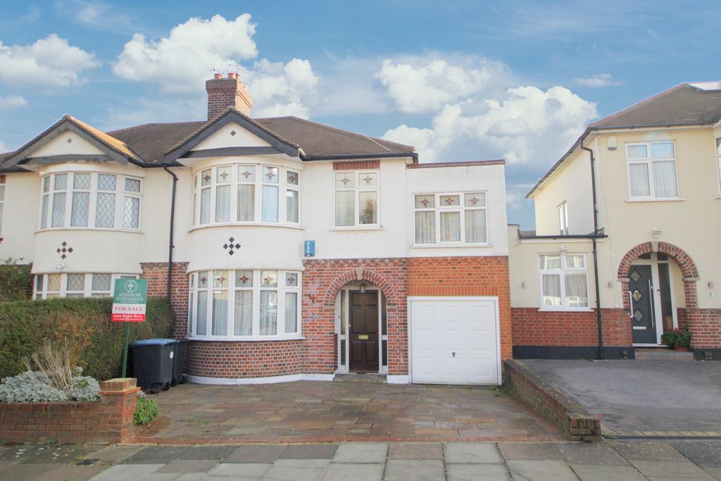 Property photo 1 of 19 Four Bedroom Semi Detached House