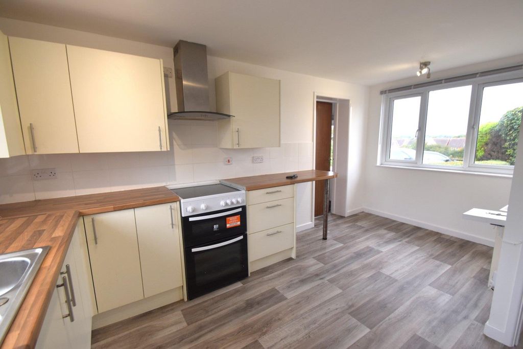 Property photo 3 of 11 Cullompton Seddons