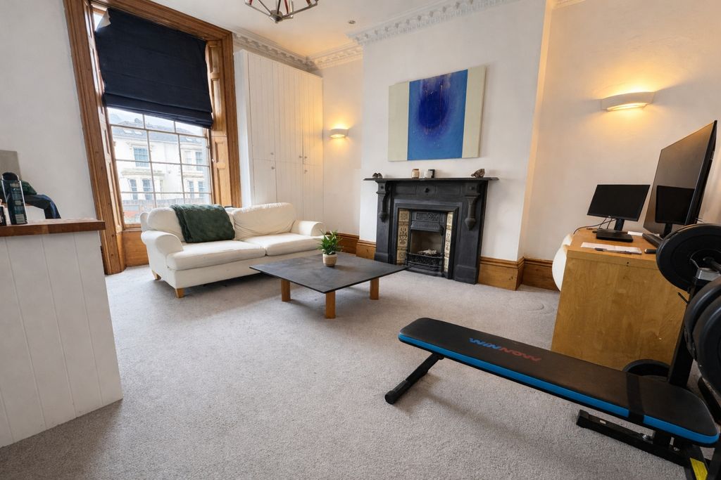 Property photo 3 of 5 Picture No. 12