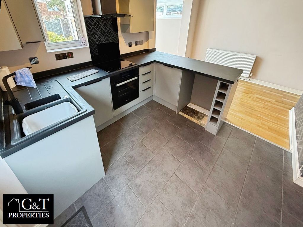 Property photo 1 of 22 Kitchen