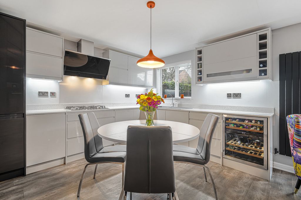 Property photo 3 of 22