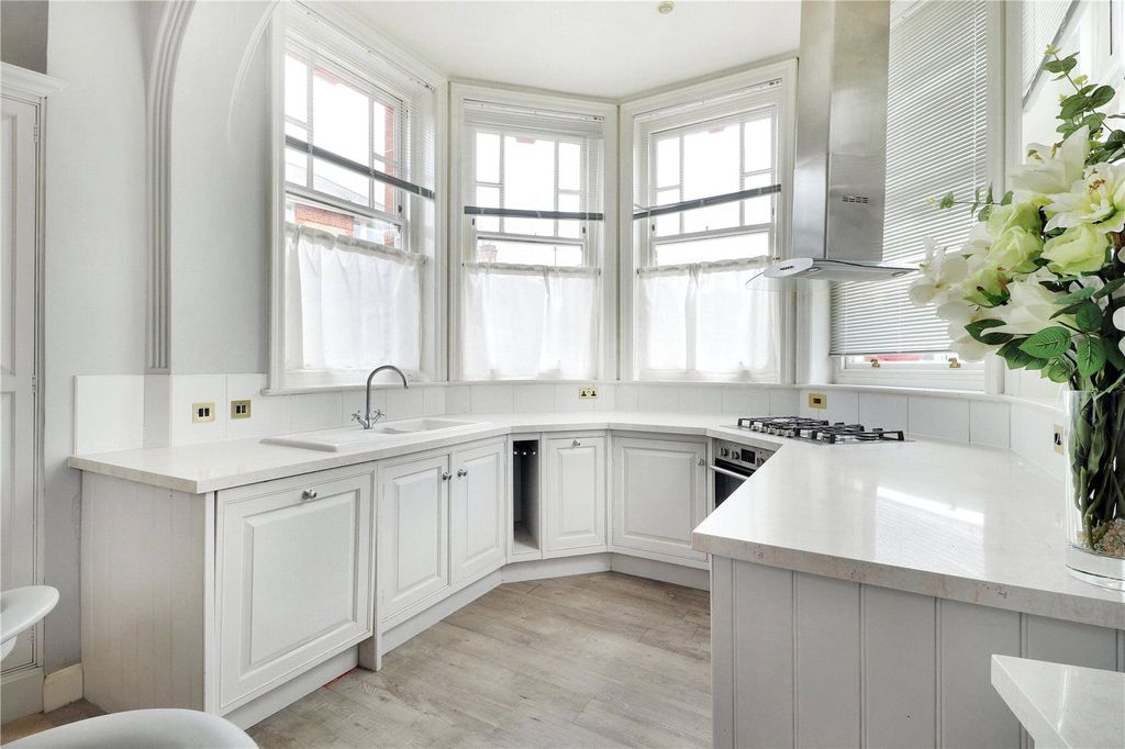 Property photo 2 of 9 Picture No. 08