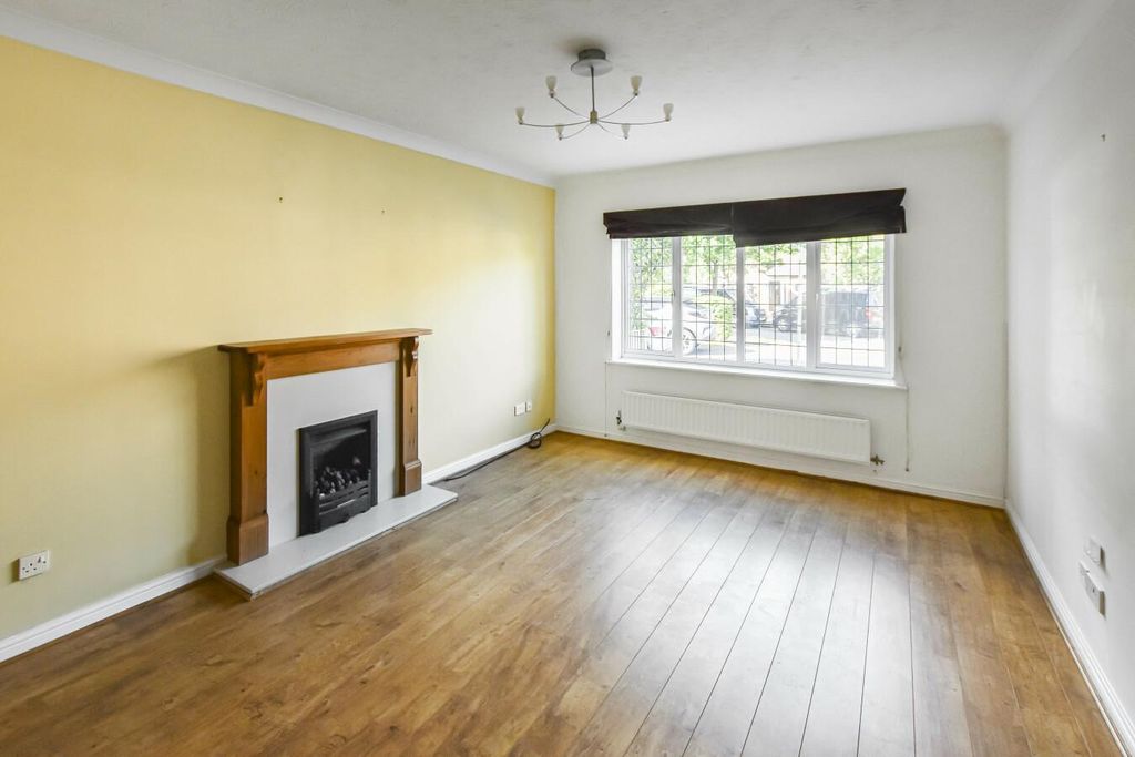 Property photo 2 of 17 4022374_Preview.Jpg