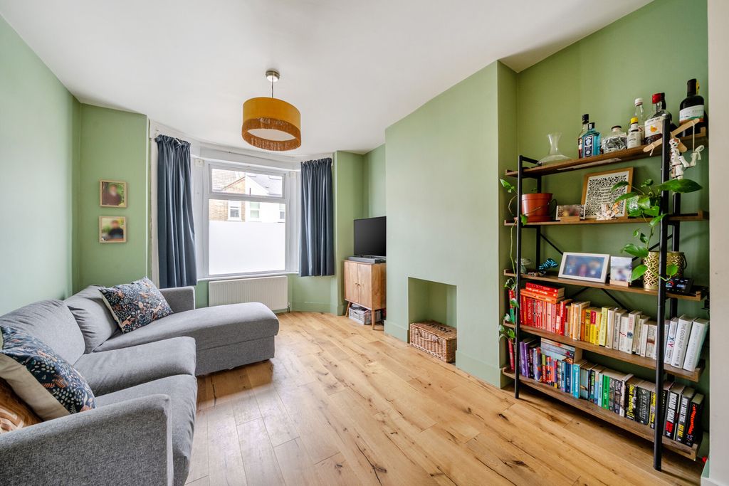 Property photo 2 of 18 1471566-13-6A3005...