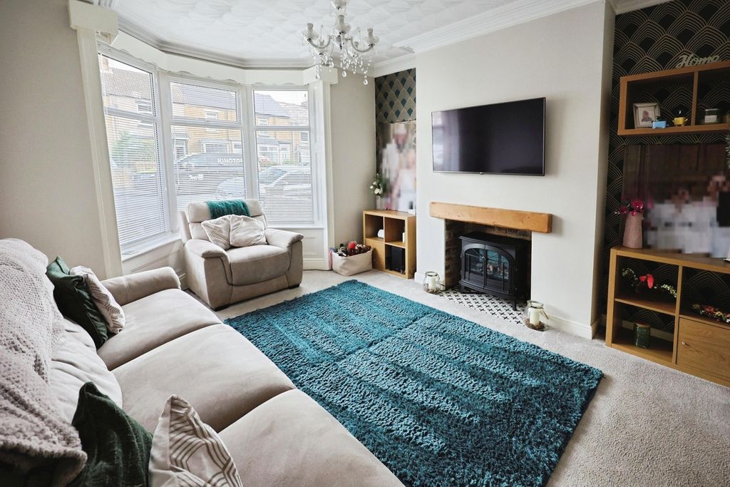 Property photo 2 of 14 Pbox-Img.Jpg