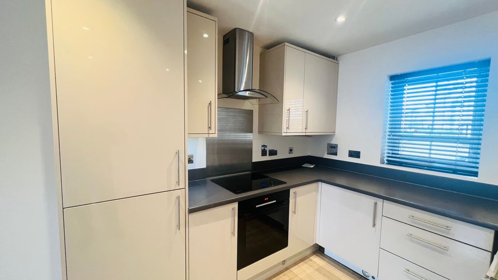 Property photo 2 of 14 Kitchen