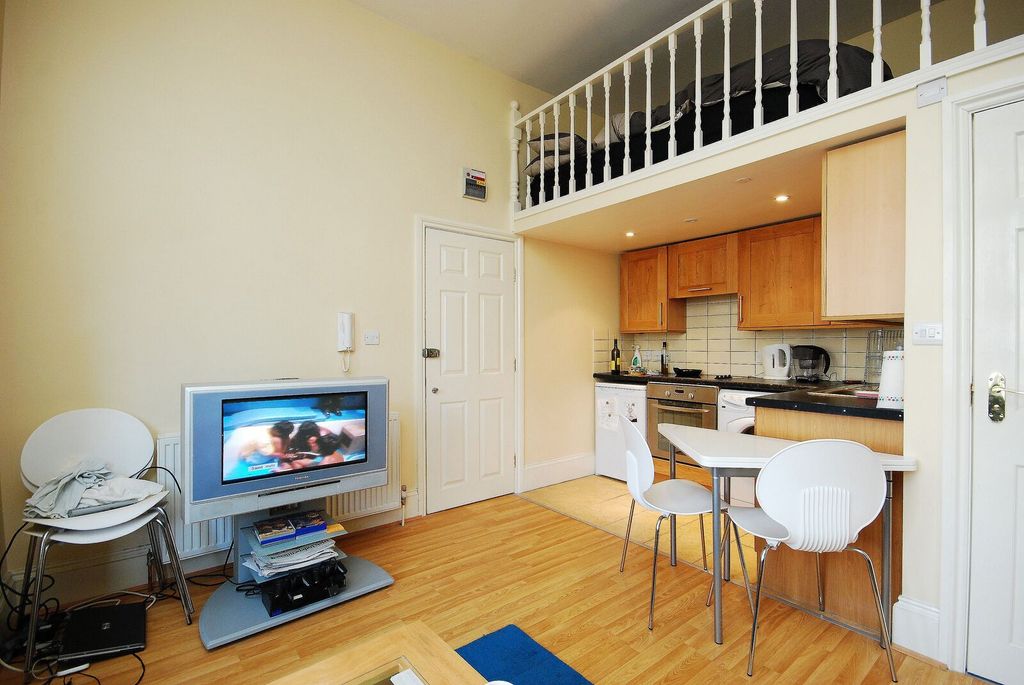 Property photo 1 of 5