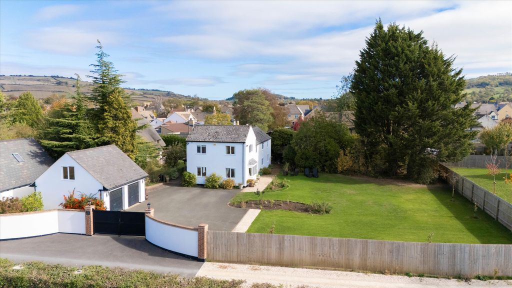 Property photo 3 of 21 Image