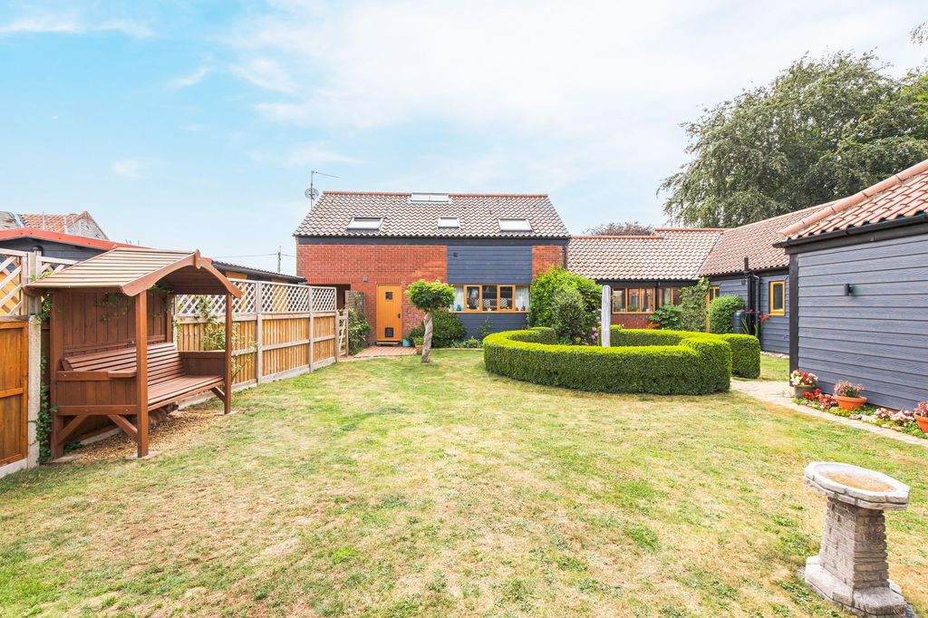 Property photo 2 of 29