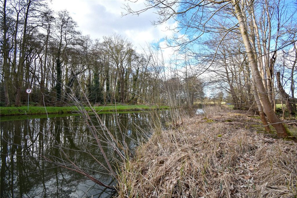 Property photo 3 of 11 Picture No. 17