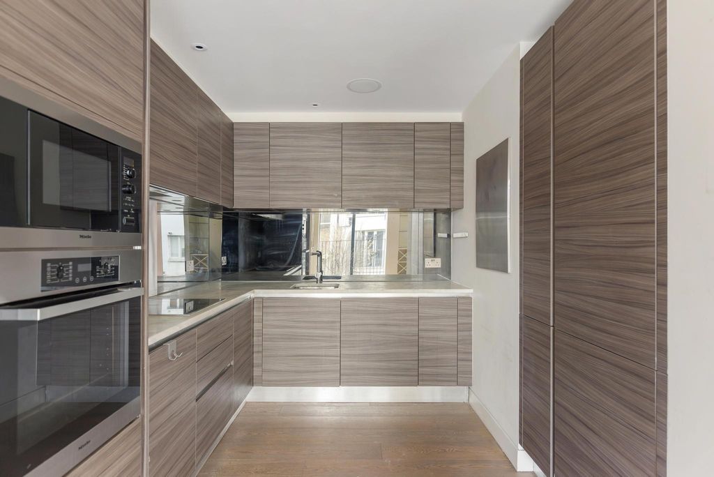 Property photo 3 of 16 Image