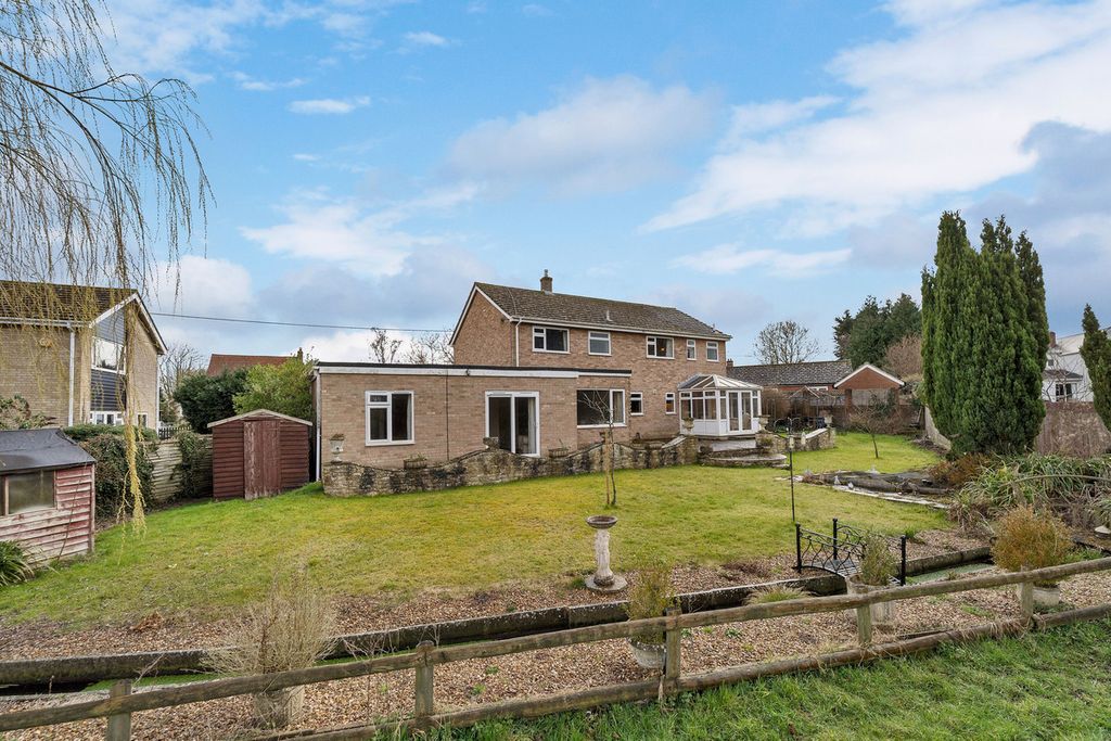 Property photo 1 of 33