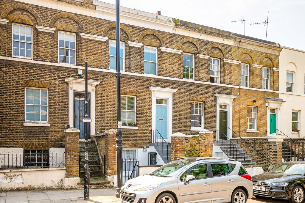 Property photo 1 of 31 1 Bed Flat To Rent Fairfield Road, London E3