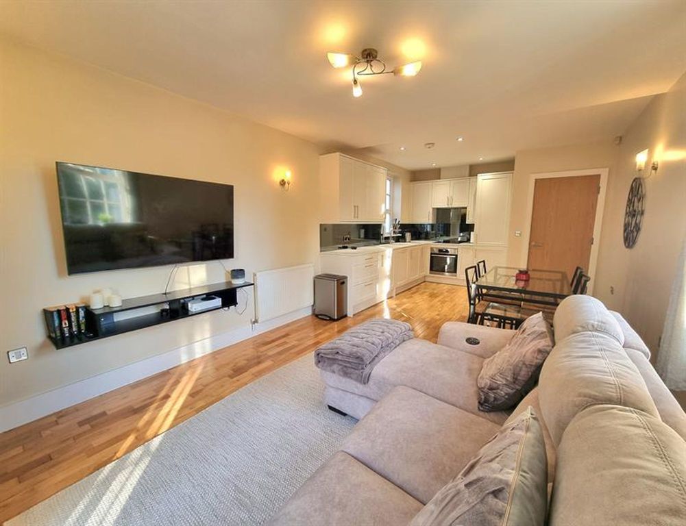 Property photo 3 of 11 Reception