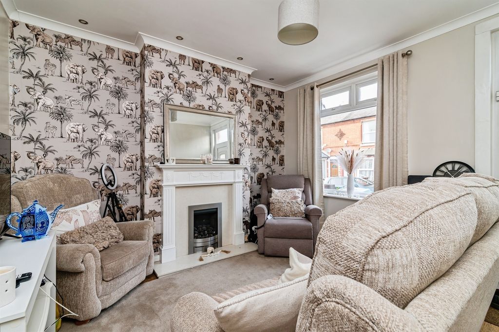 Property photo 3 of 13