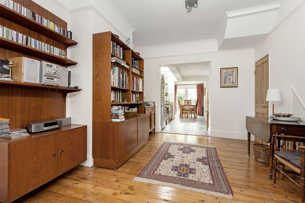 Property photo 3 of 9