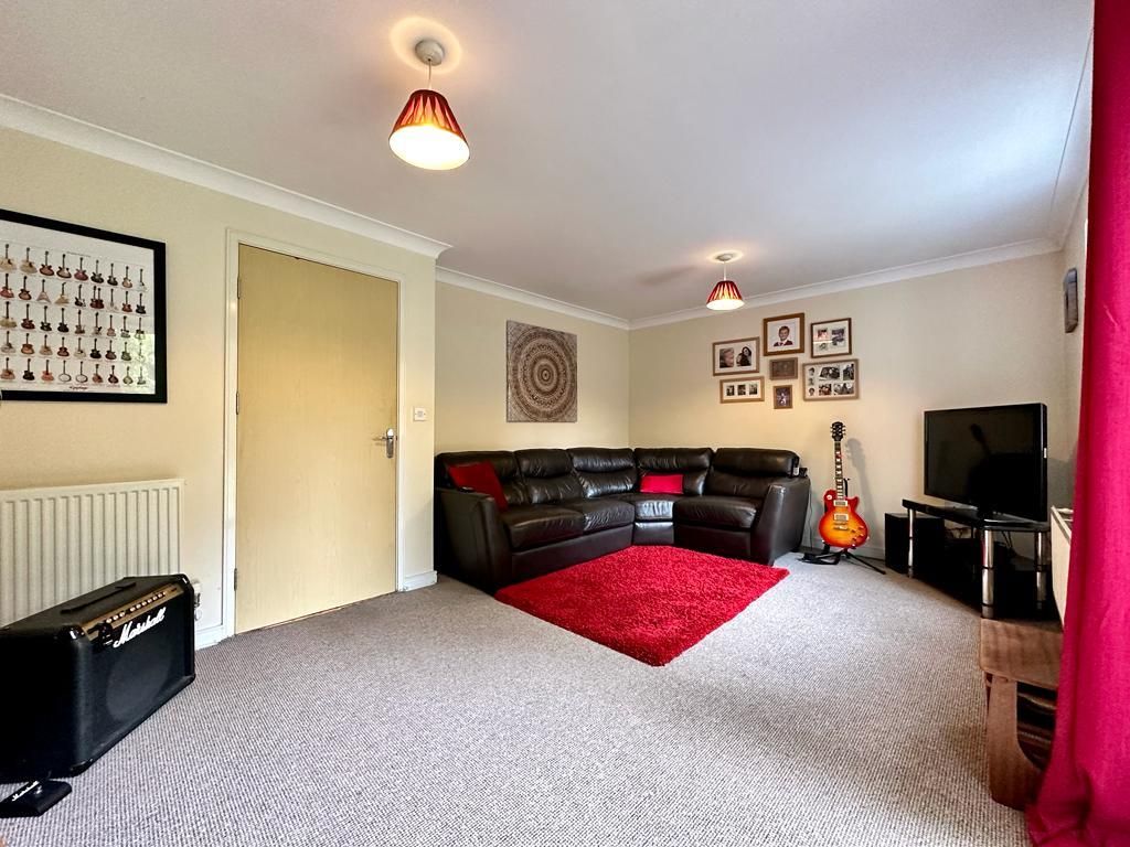 Property photo 2 of 12 Lounge.Jpg