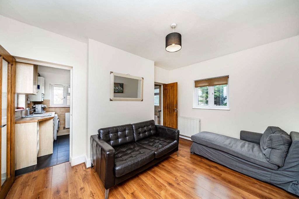Property photo 2 of 6