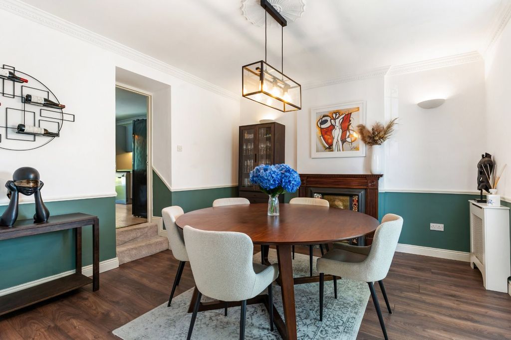 Property photo 3 of 18 Dining Room