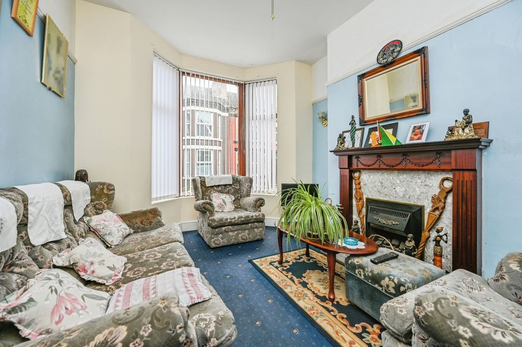 Property photo 2 of 12 Pbox-Img.Jpg