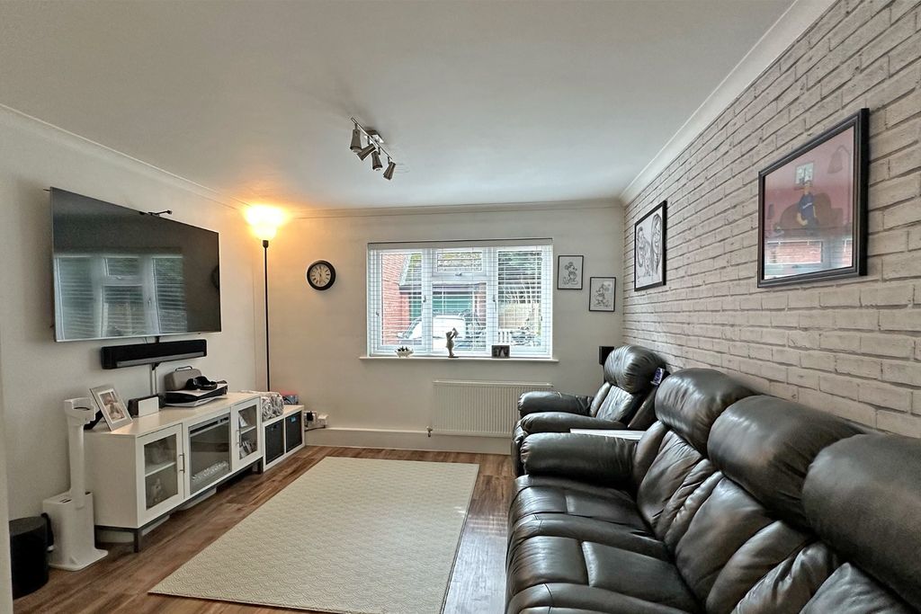 Property photo 2 of 14 2934805