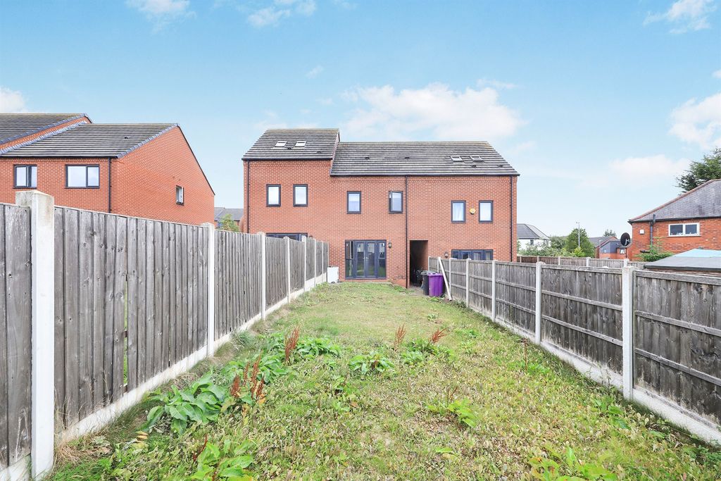 Property photo 2 of 15