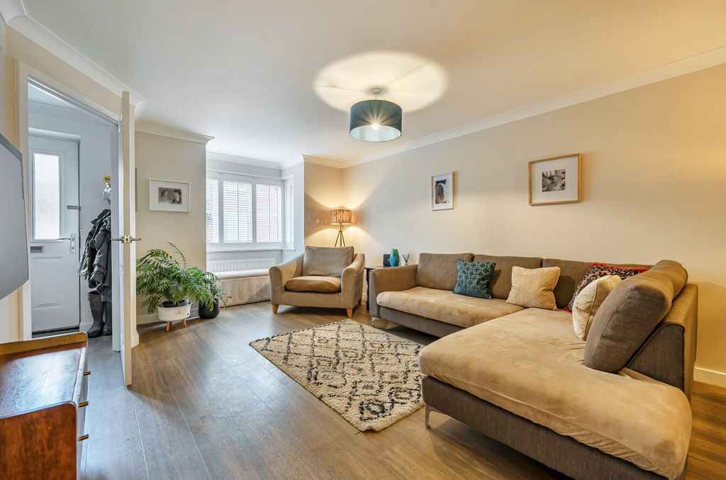 Property photo 3 of 15 1441655-8-69Dfb30...