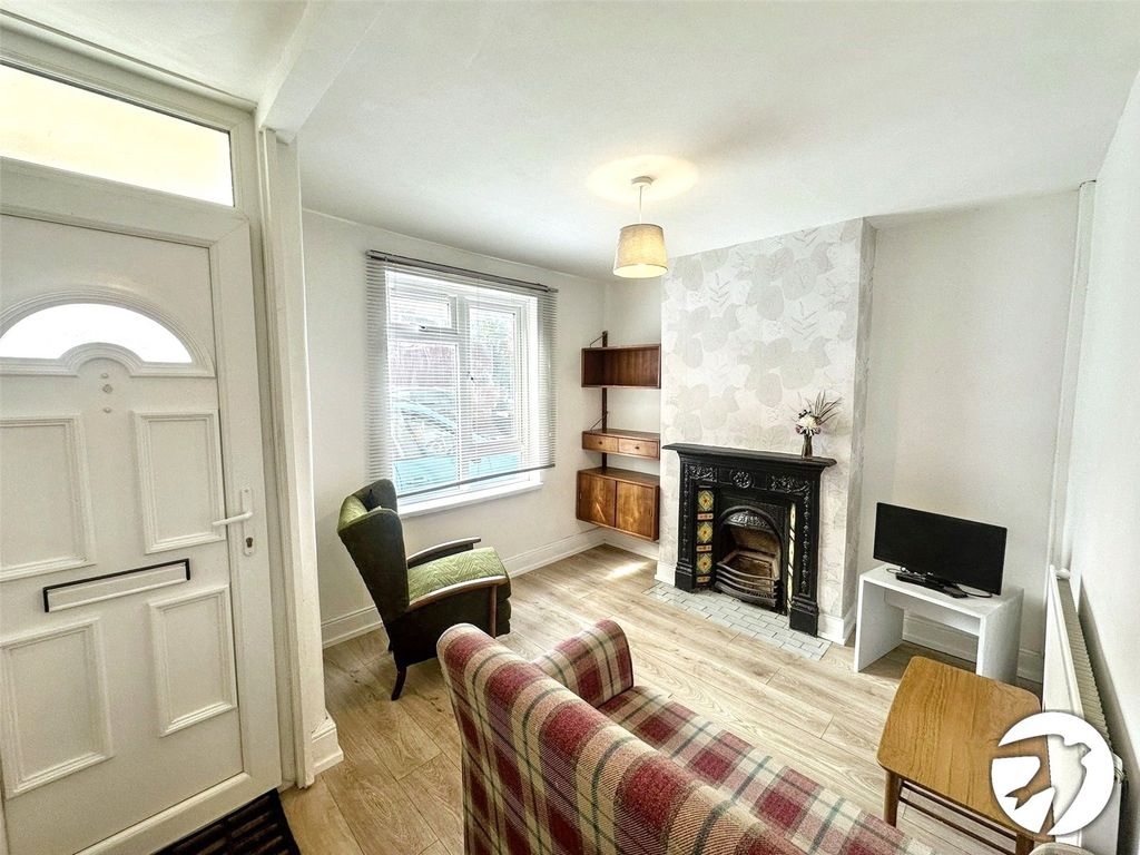 Property photo 2 of 9 Lounge