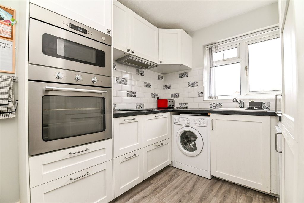 Property photo 2 of 19 Picture No. 04