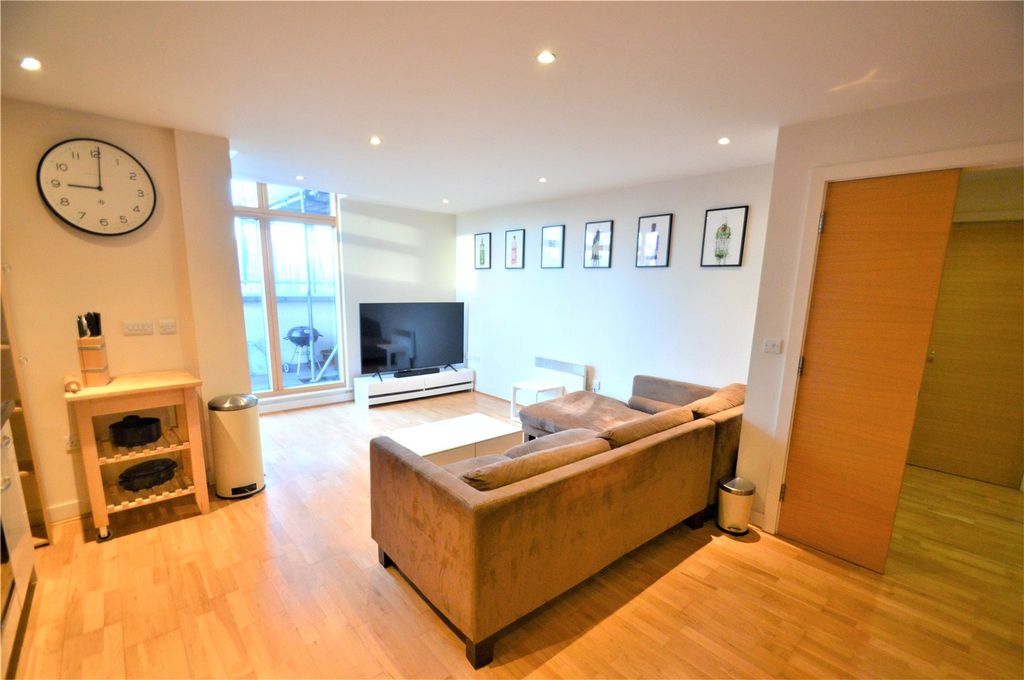 Property photo 3 of 16 Picture No. 18