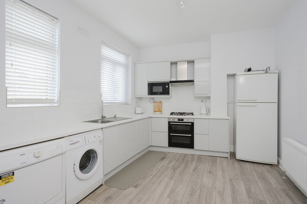 Property photo 3 of 18 Picture No. 07