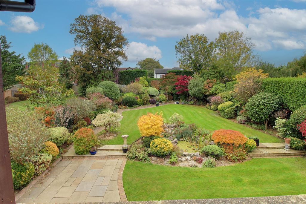 Additional image 11 of 4 bed detached house for saleBrookmans Avenue, Brookmans Park AL9
