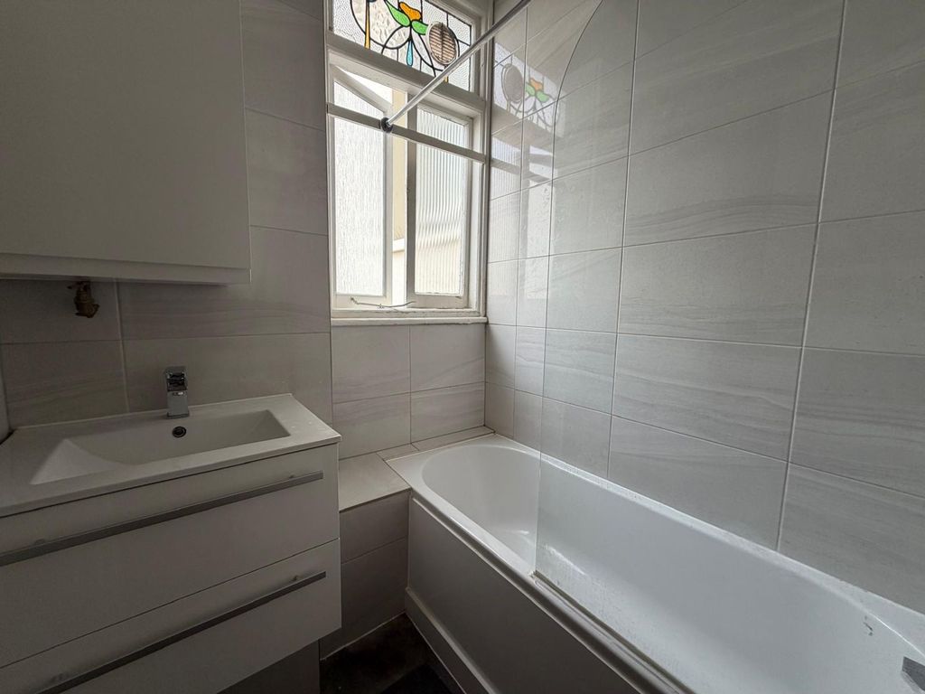 Property photo 3 of 3