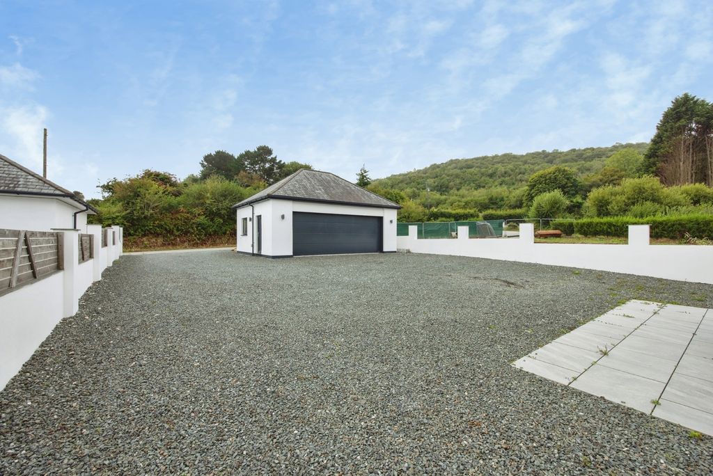 Property photo 2 of 31 Pbox-Img.Jpg