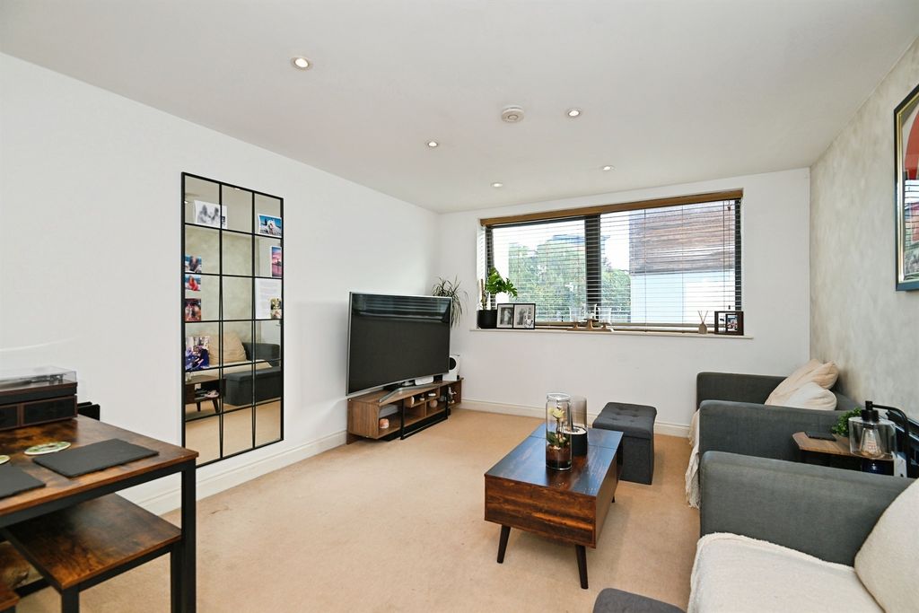 Property photo 3 of 9