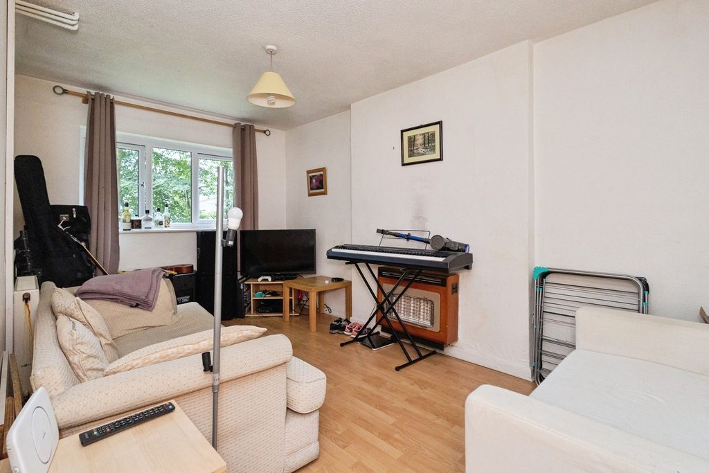 Property photo 3 of 17 Photo