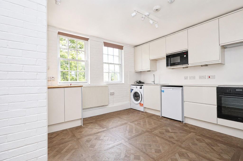 Property photo 2 of 7 Kit.Jpg