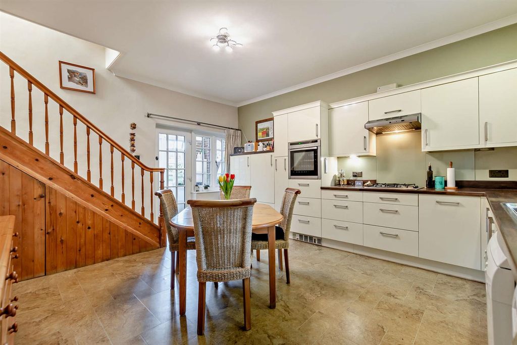 Property photo 2 of 18 8674460-Interior19-800.Jpg