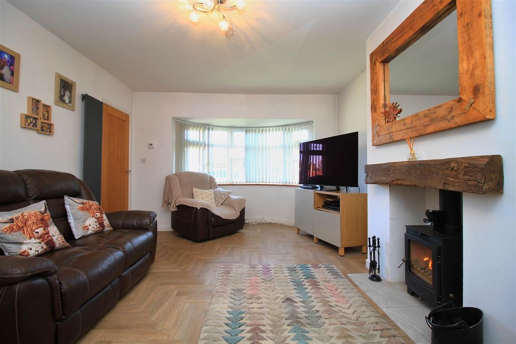 Property photo 3 of 13 Lounge..Jpg