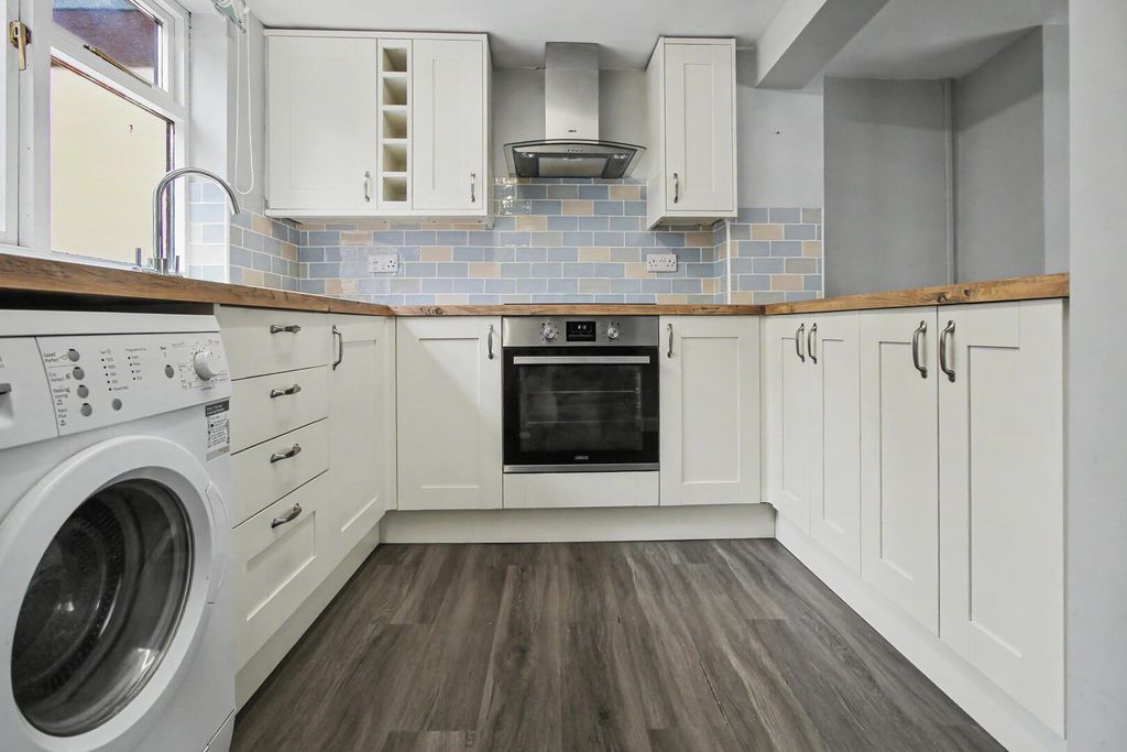 Property photo 3 of 13 Kitchen