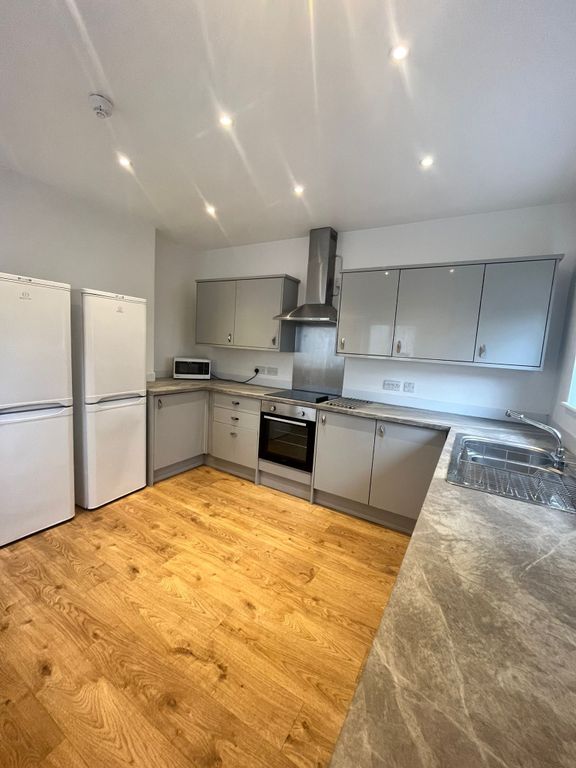 Property photo 3 of 21