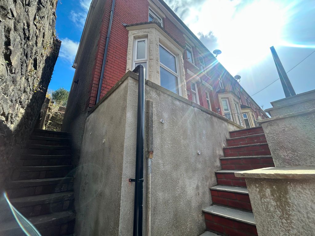 Property photo 2 of 26