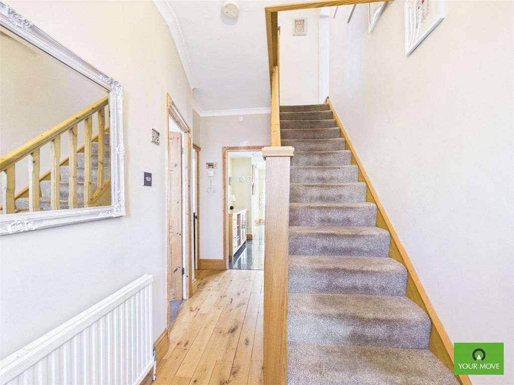 Property photo 2 of 25 Hallway