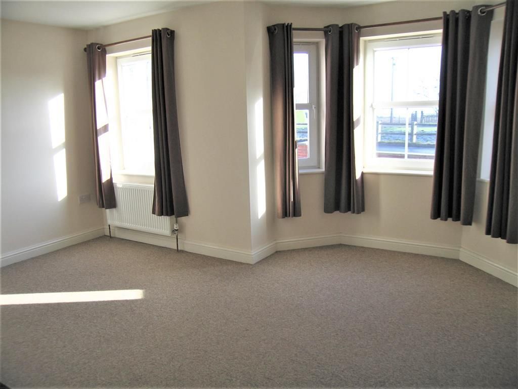 Property photo 3 of 7 Living Room