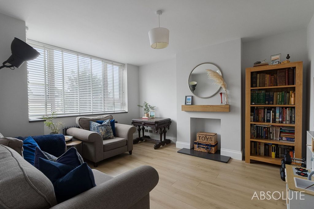 Property photo 3 of 23