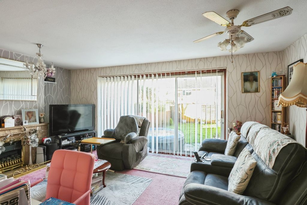 Property photo 3 of 13 Pbox-Img.Jpg