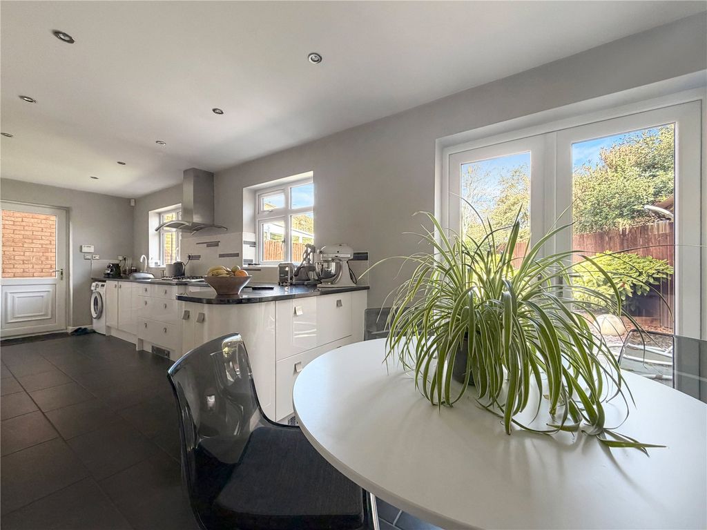 Property photo 3 of 24 Kitchen Diner