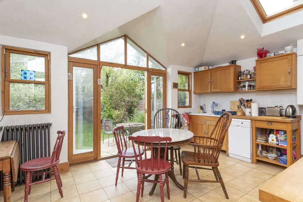 Property photo 3 of 7