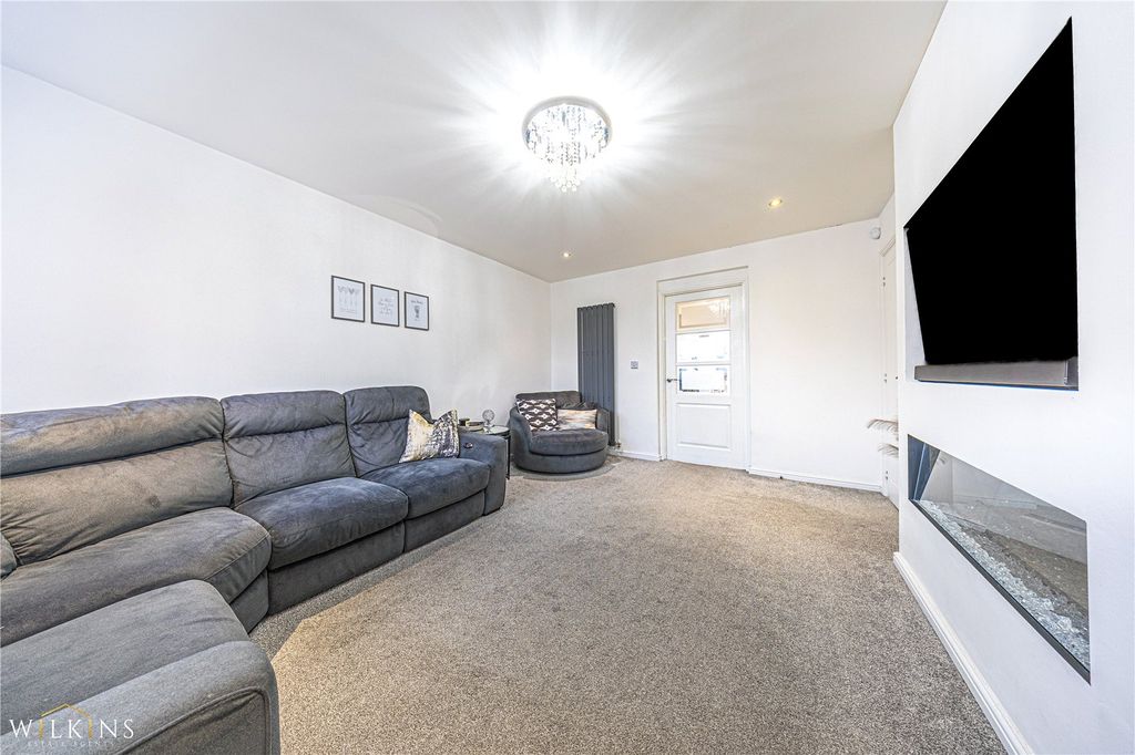 Property photo 2 of 40 Picture No. 21