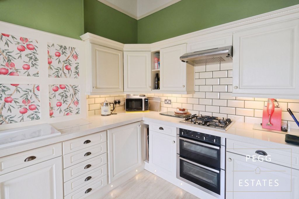 Property photo 2 of 22